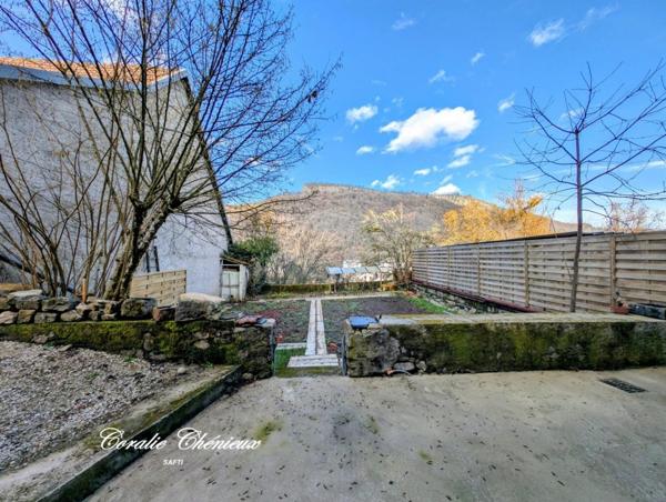 Charmante maison en pierre rénovée