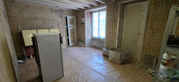 Maison ancienne 267m², 11 pièces à rénover.
