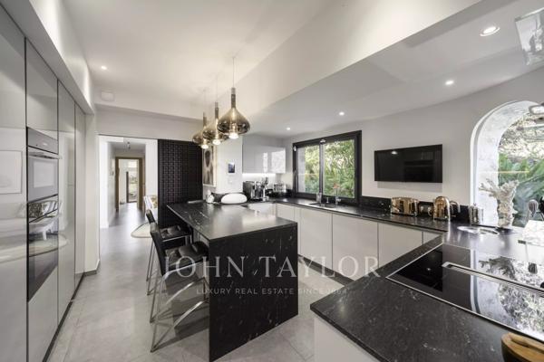 Villa contemporaine d’exception avec vue mer panoramique – Cannes Eden