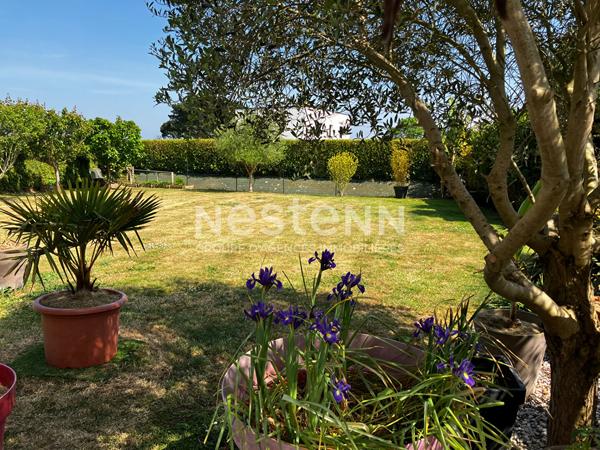 PLÉRIN- Maison contemporaine de 2012 avec vie de plain-pied, garage et jardin clos