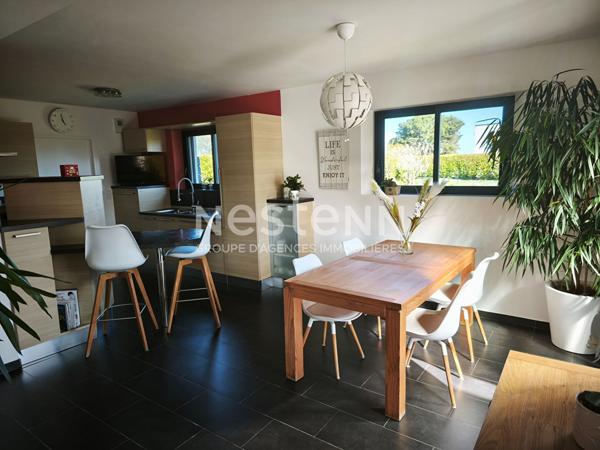 PLÉRIN- Maison contemporaine de 2012 avec vie de plain-pied, garage et jardin clos