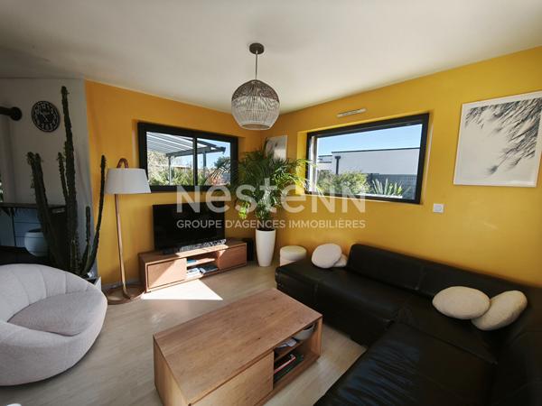 PLÉRIN- Maison contemporaine de 2012 avec vie de plain-pied, garage et jardin clos