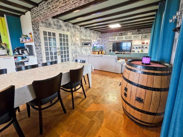 Maison familiale de 13 pièces avec appartement indépendant – 211 m² – Perrigny, proche Lons-le-Saunier