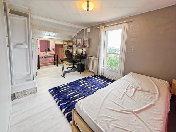 Maison familiale de 13 pièces avec appartement indépendant – 211 m² – Perrigny, proche Lons-le-Saunier