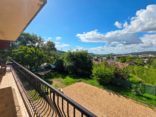 Maison familiale de 13 pièces avec appartement indépendant – 211 m² – Perrigny, proche Lons-le-Saunier