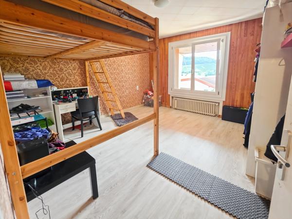 Maison familiale de 13 pièces avec appartement indépendant – 211 m² – Perrigny, proche Lons-le-Saunier