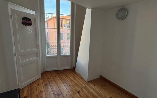 Appartement à louer    1 pièce •  Biot