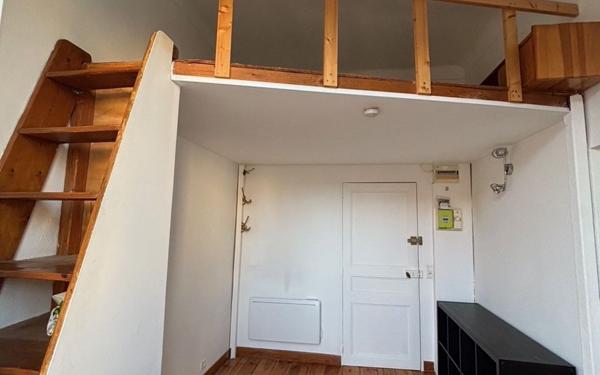 Appartement à louer    1 pièce •  Biot