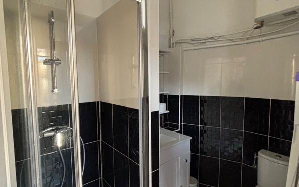 Appartement à louer    1 pièce •  Biot