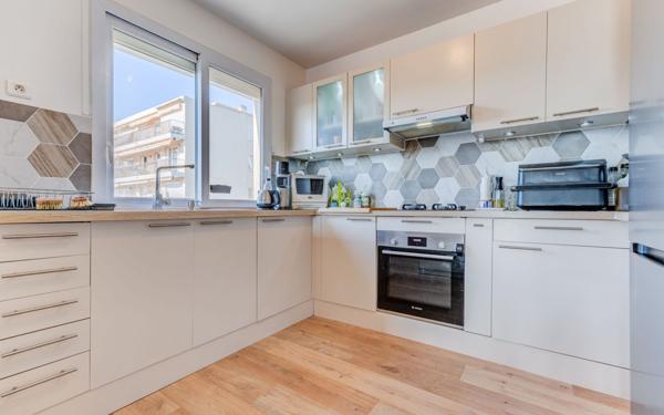 Appartement à vendre    3 pièces • 69 m2 Nice