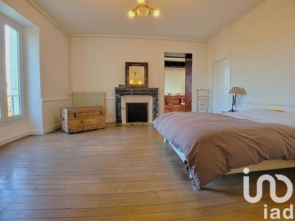 Maison à vendre 11 pièces 318 m² Saint-Pantaléon-de-Larche