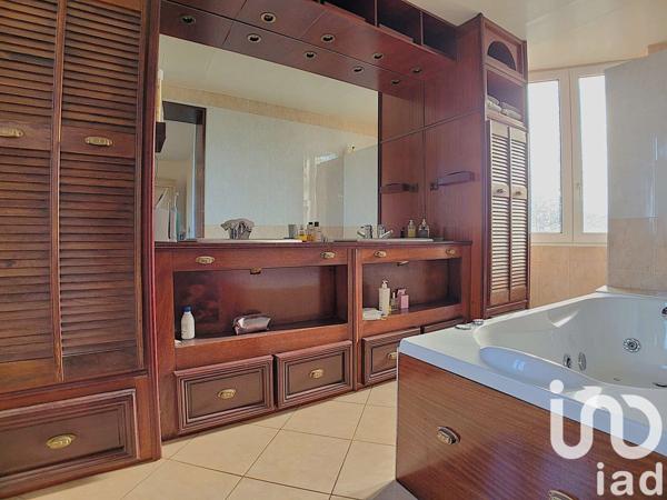 Maison à vendre 11 pièces 318 m² Saint-Pantaléon-de-Larche