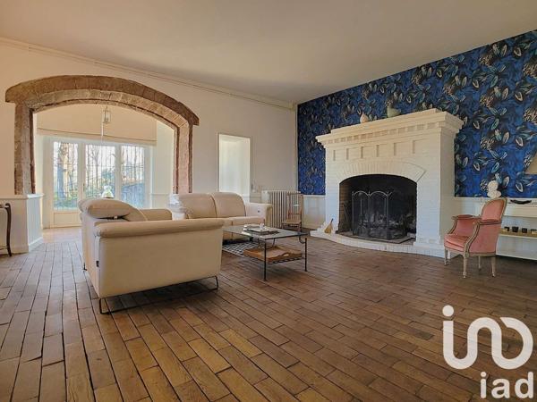 Maison à vendre 11 pièces 318 m² Saint-Pantaléon-de-Larche