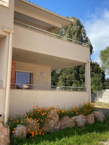 PRUNELLI DI FIUMORBO (20) Appartement à vendre 2 pièces de 48 m2 avec terrasse de 13,40 m2