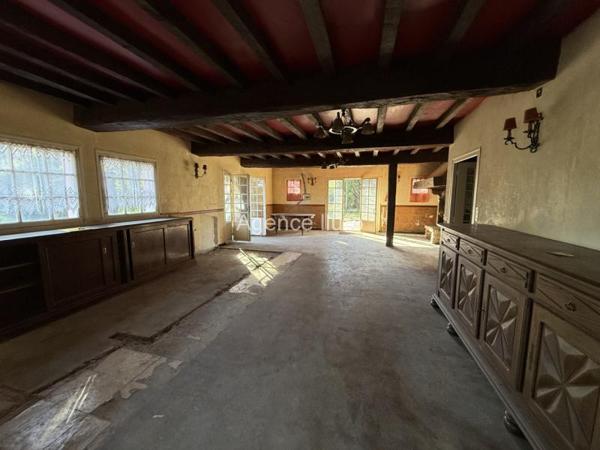 Immeuble - Entre oloron et pau - Réf.:205222 AUX PORTES D'OLORON - IMMEUBLE À RENOVER - POSSIBILITE DE CREER 7 APPARTEMENTS MINIMUM - FORT POTENTIEL