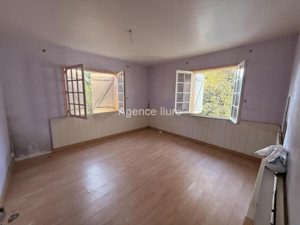 Immeuble - Entre oloron et pau - Réf.:205222 AUX PORTES D'OLORON - IMMEUBLE À RENOVER - POSSIBILITE DE CREER 7 APPARTEMENTS MINIMUM - FORT POTENTIEL