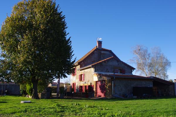 Charlieu (42190) Fermette 3 chambres 1000 m² de jardin