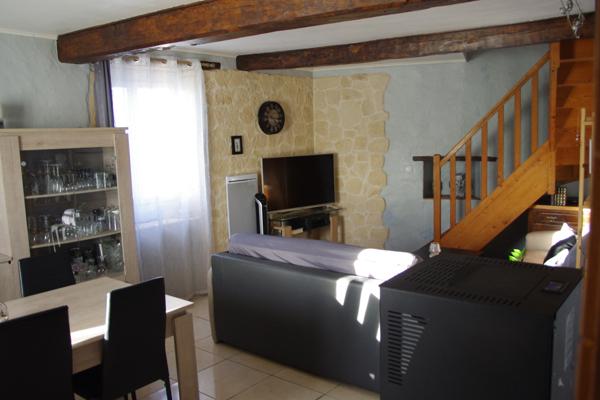 Charlieu (42190) Fermette 3 chambres 1000 m² de jardin