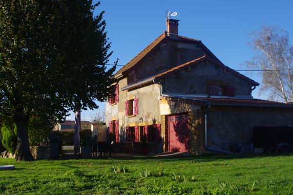 Charlieu (42190) Fermette 3 chambres 1000 m² de jardin