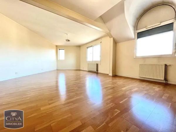 Appartement à louer 3 pièces 99.09m²
