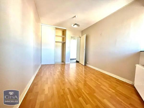Appartement à louer 3 pièces 99.09m²
