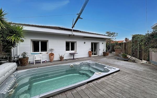 Maison à vendre    7 pièces • 315 m2 Anglet