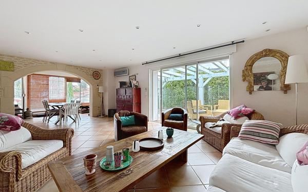 Maison à vendre    7 pièces • 315 m2 Anglet