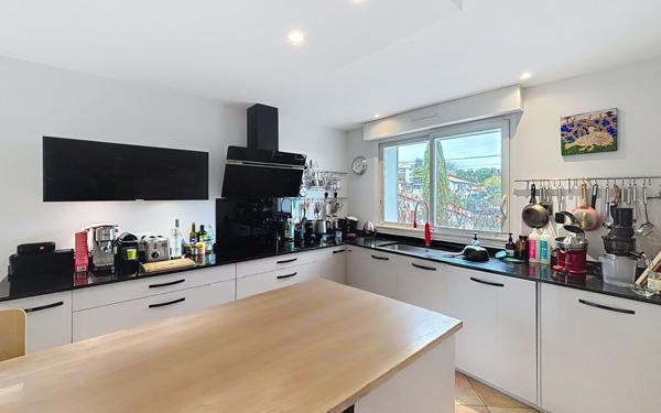 Maison à vendre    7 pièces • 315 m2 Anglet