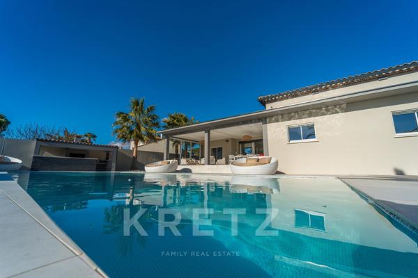 Villa contemporaine en bord de mer