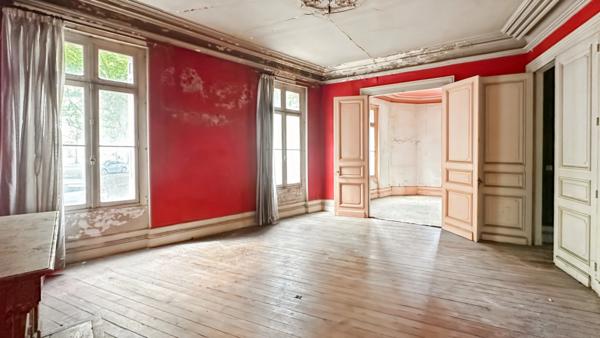 Hôtel particulier avec dépendance à vendre – Bergerac centre – 350 m² habitables