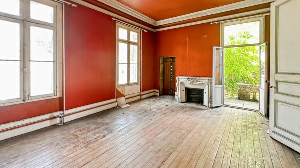 Hôtel particulier avec dépendance à vendre – Bergerac centre – 350 m² habitables