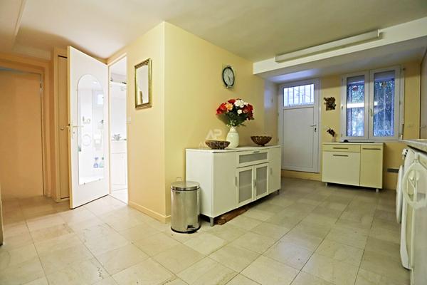 Maison Nanterre 5 pièce(s) 100m2 €595 000 ** - Référence 15191