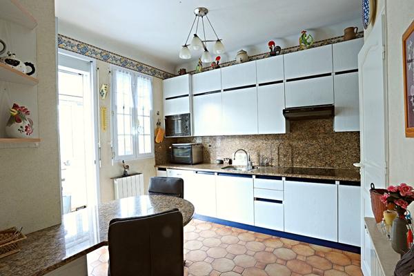 Maison Nanterre 5 pièce(s) 100m2 €595 000 ** - Référence 15191
