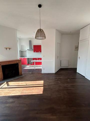 Location                                                      Appartement
                        
                     2 pièces                      47 m2                     à Villeurbanne