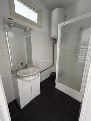 Location                                                      Appartement
                        
                     2 pièces                      47 m2                     à Villeurbanne