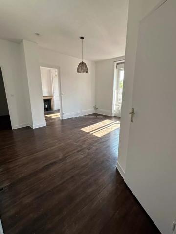 Location                                                      Appartement
                        
                     2 pièces                      47 m2                     à Villeurbanne