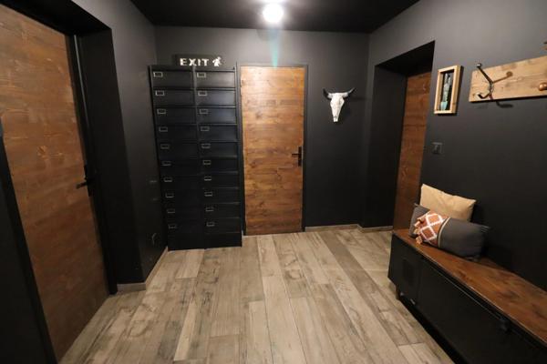 Saint-Maurice de Lignon:Villa contemporaine de 157 m2 habitables, 3 chambres sur terrain paysager de 1700 m2 avec piscine.