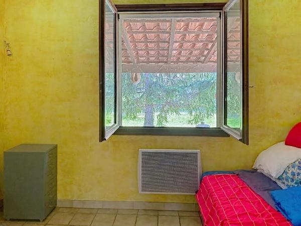CADENET  Plain-pied, 3 chambres, piscine et terrain de 2 000 m²