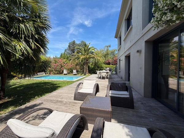 Nantes Ouest - Maison familiale 5 chambres, piscine chauffée et garage