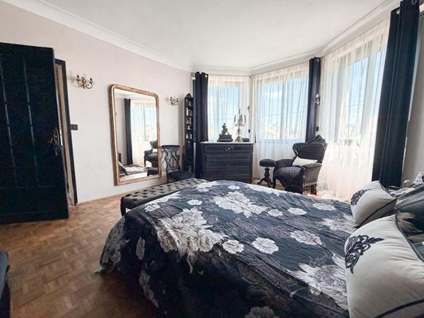 Nantes Ouest - Maison familiale 5 chambres, piscine chauffée et garage