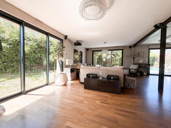 Nantes Ouest - Maison familiale 5 chambres, piscine chauffée et garage