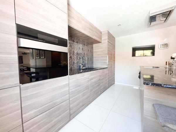 Nantes Ouest - Maison familiale 5 chambres, piscine chauffée et garage