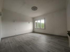 MAISON ANCIENNE REFAITE A NEUF DE 130 M² HAB AVEC DOUBLE GARAGE ET VERANDA SUR 1000 M² DE TERRAIN CLOS AU CALM Allonne (60000)