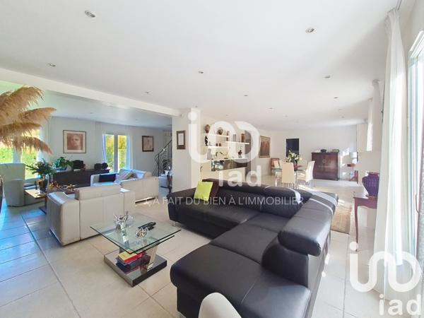 Maison à vendre 7 pièces 280 m² Le Coudray-Montceaux