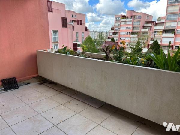 RESIDENCE LES HELIOTROPES POITIERS - T3 - TERRASSE - PARKING COUVERT