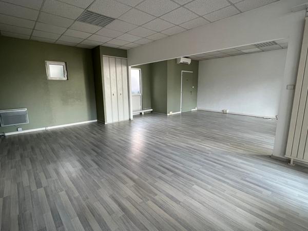 Local commercial - 2 pièces - 51 m²