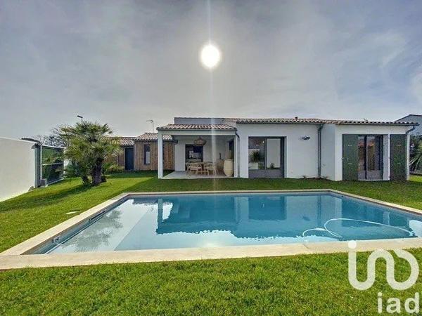 Maison 5 pièces de 115 m² à Rivedoux-Plage (17940)