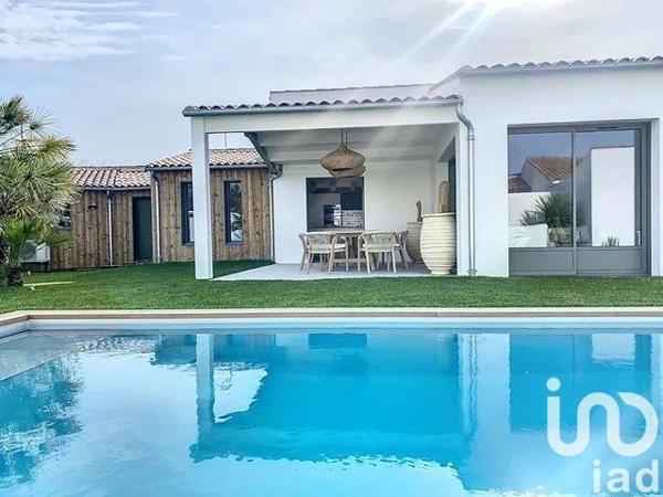 Maison 5 pièces de 115 m² à Rivedoux-Plage (17940)