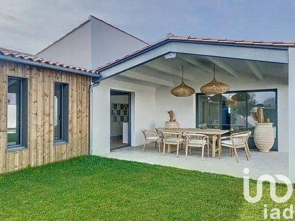 Maison 5 pièces de 115 m² à Rivedoux-Plage (17940)