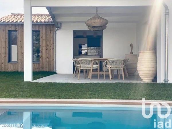 Maison 5 pièces de 115 m² à Rivedoux-Plage (17940)